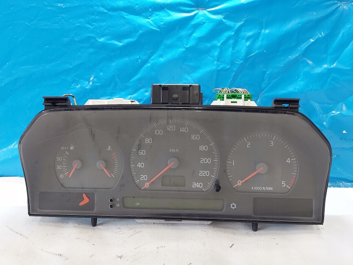 dials clock VOLVO V70 and 2.5 TDI 9472523