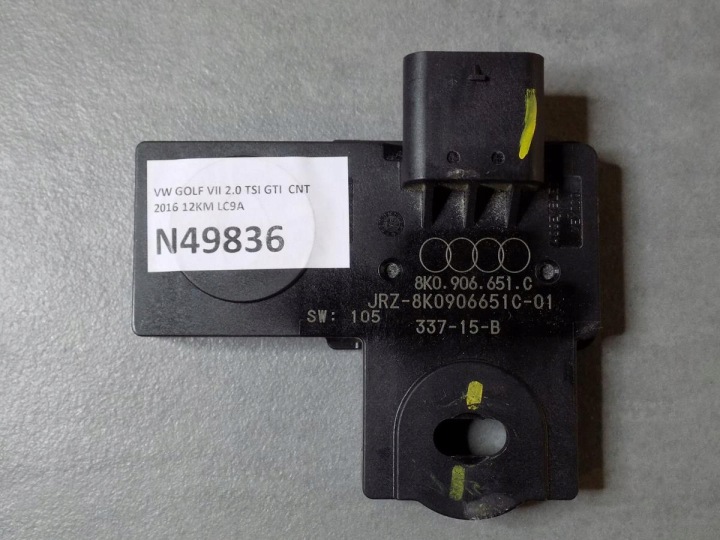 VW GOLF VII 7 Sensor Schalter Niveauregelung des Kraftstoffsbehälters 8K0906651C