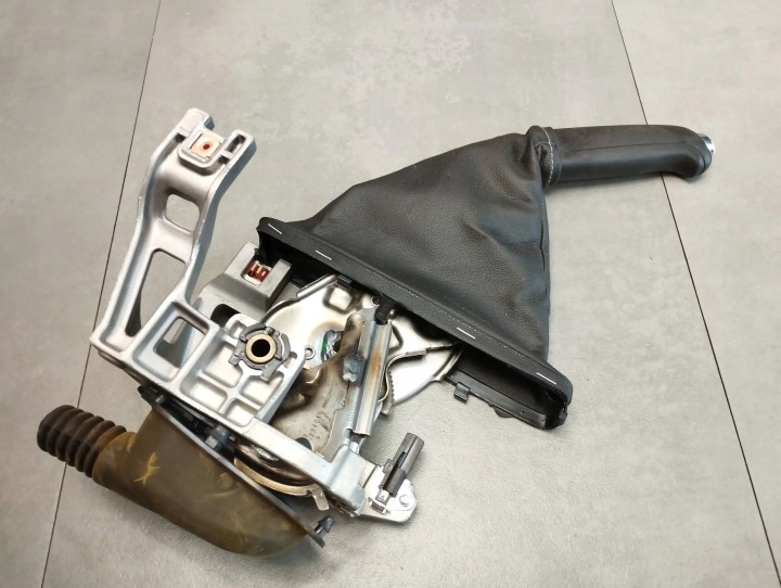 Opel Astra K Schaltgestänge elektrische Parkbremse 55574012