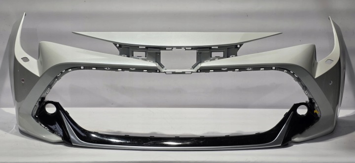 Paraurti anteriore TOYOTA COROLLA E21 KOMBI HB LIFT PDC LAVAFARI 52119-02J90