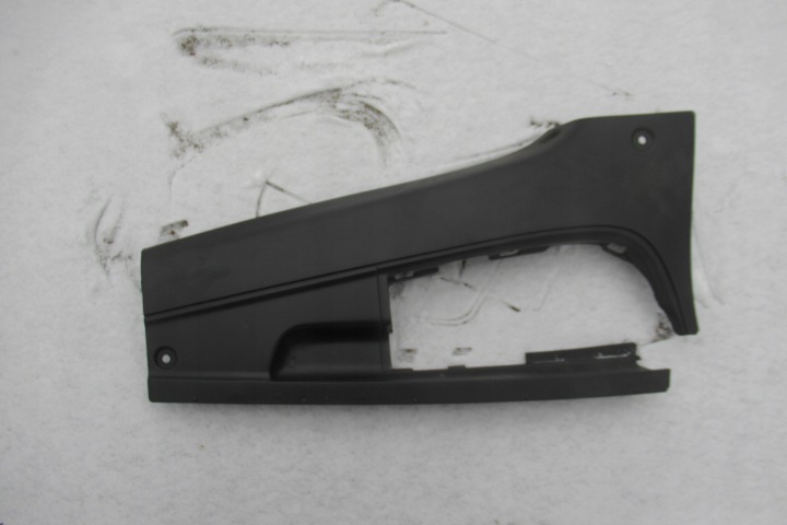 PORSCHE CAYENNE 09 cover under the window left 7L5806583