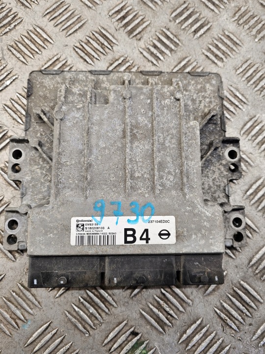 computer of the engine NISSAN QASHQAI S180206103