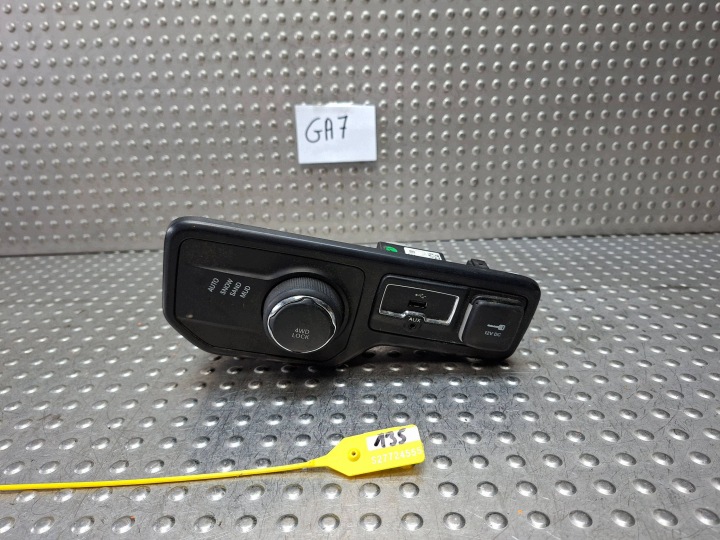 pulsante trasmissione 4X4 JEEP RENEGADE LIFT 19- 735689555 parte del … uzywana, spr