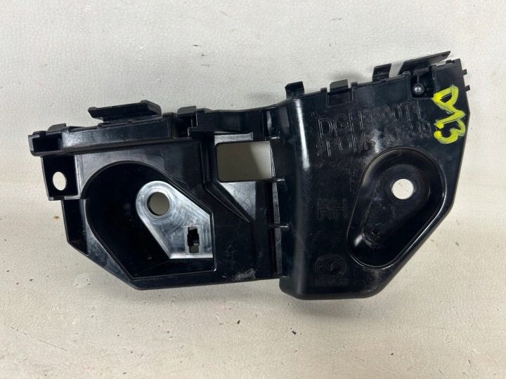Mazda CX-30 19- Console Support montage pare-chocs Avant Droite DGH9500T1
