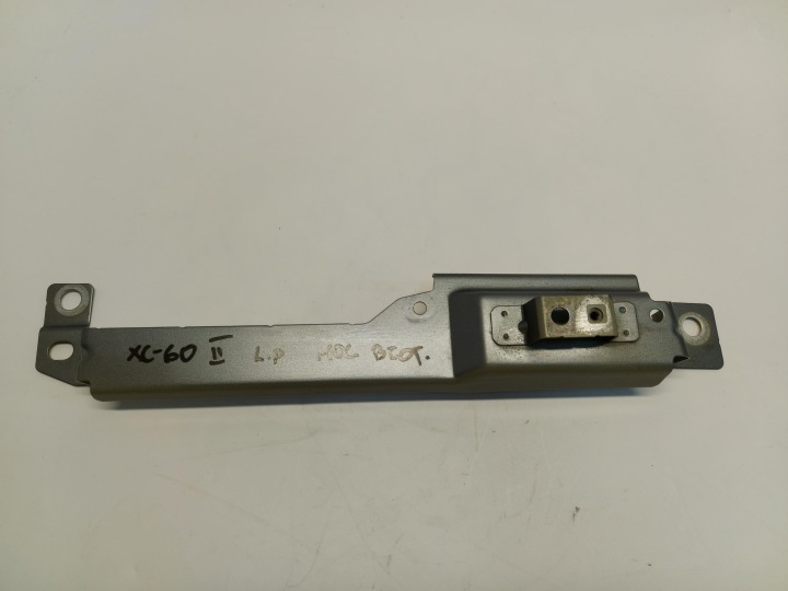 Volvo XC60 II 2020 bracket holder of a fender left left front 31424580