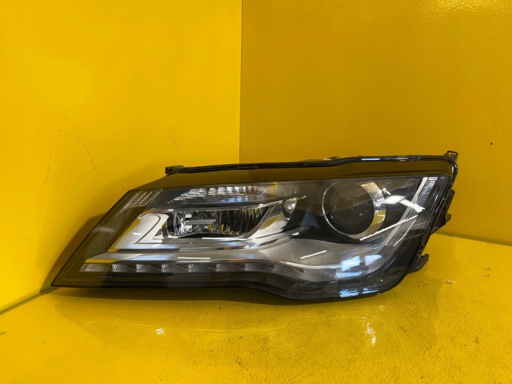 Licht links Audi A7 4G8 10-14 BI XENON 4G8941005C