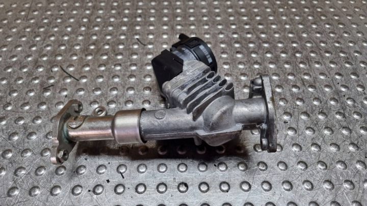 Vanne Gaz EGR 7563241 BMW E60 E61 E81 E82 E87 E88 E90 E91 E92 E93