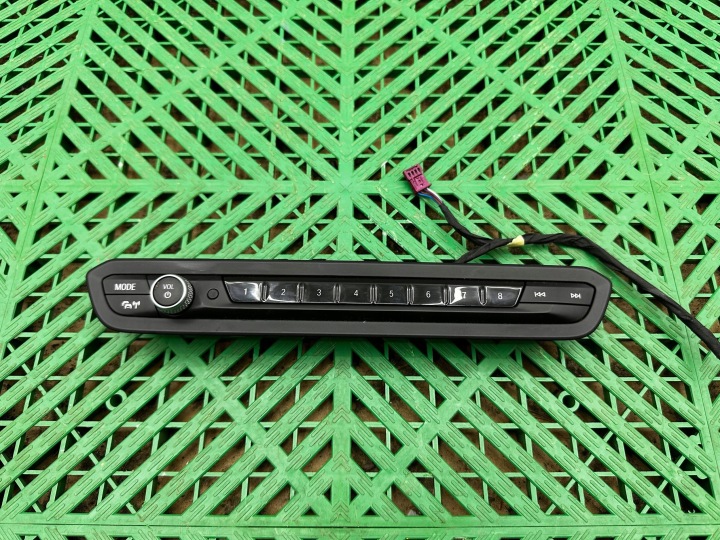 Pokretlo glosnosci BMW M4 G82 G83 5A47C6101
