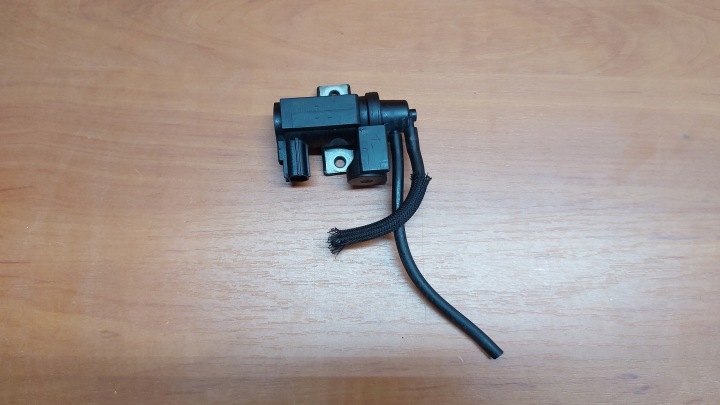 sensor valve vacual tube TOYOTA AVENSIS T25 COROLLA VERSO 2,2 177
