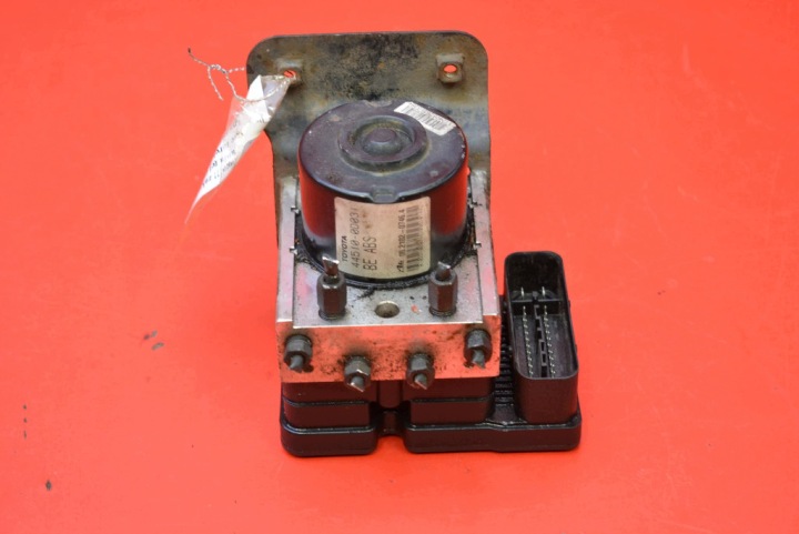 Pompe ABS 44510-0D031 TOYOTA YARIS 2 II 1.3 VVTi 87 KM 05-09