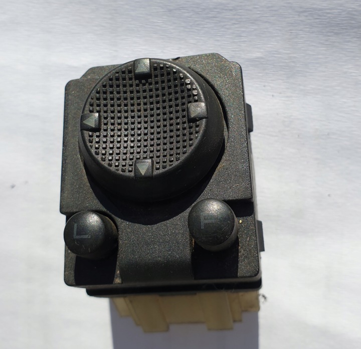 Bouton POKRETLO REGULACJA Rétroviseur ZEWNETRZNYCH VW GOLF III 1H POLO 6N