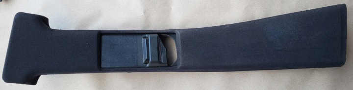 cover side SLUPKA B left central black MERCEDES E W210 OE EU