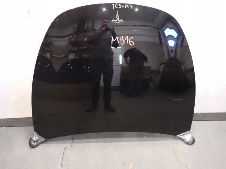 kapota TESLA Y 2021