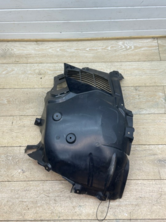podblatník predné predok pravé BMW M3 G80 G81 8070504 8070522