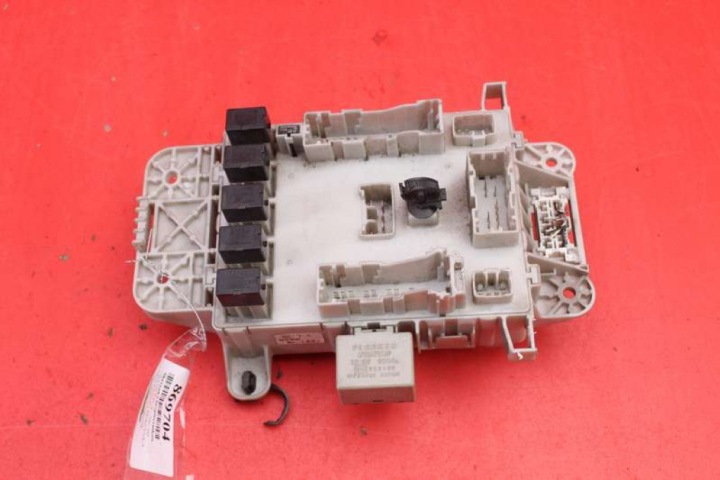 Module fusibles TOYOTA RAV 4 2 II 2.0 D-4D 116 KM 00-03