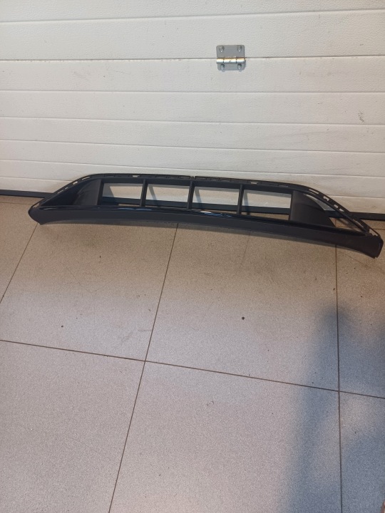 untere lüftungsgitter der stoßstange vorne MERCEDES W 214 A2148857402