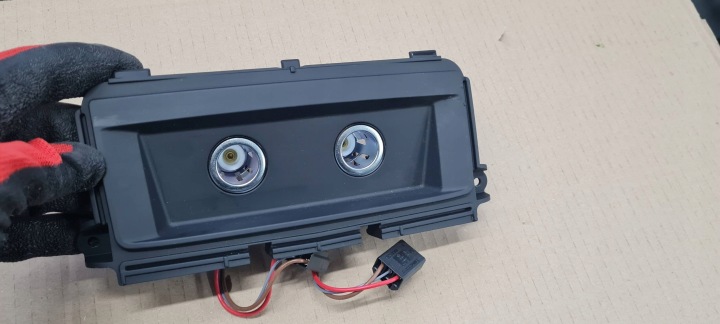 SQ8 4M RSQ8 Q8 adapter ZAPALNICZKI TUNELU stražnji dio 4M0863440 SQ7 4M Q7