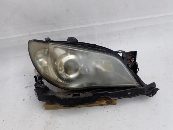 SUBARU IMPREZA II 2 LIFT 06-07 Feux phare Avant Avant Droit XENON