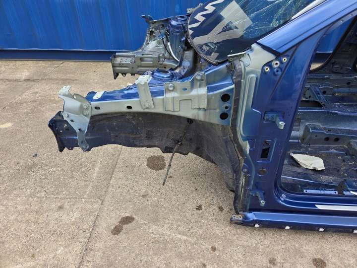 Volkswagen Taigo LONGHERONE Anteriore sinistra