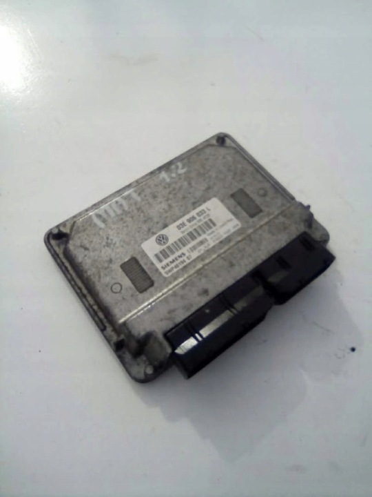 Computer 03E906033L 5WP40194 VW Polo 9N 1.2 12v