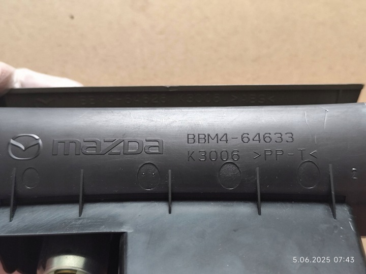 2010 Mazda 3 II Front ashtray BBM464633 15