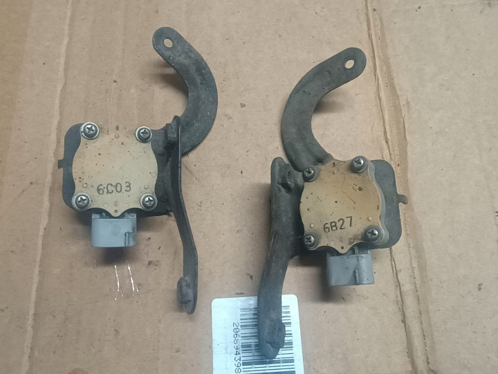 sensore POZIOMOWANIA XENON LEXUS RX