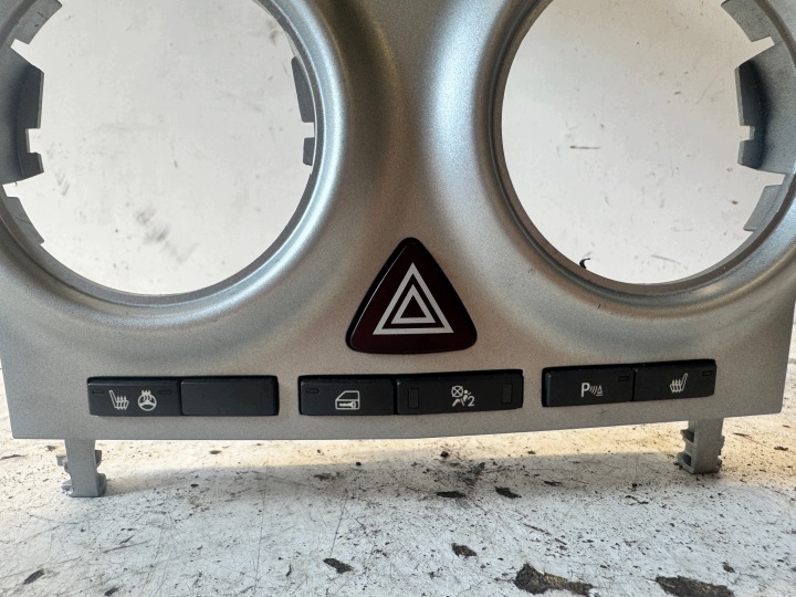 OPEL CORSA D LIFT Bouton Lumières de secours PDC GRZANIE Siège Volant EUROPA