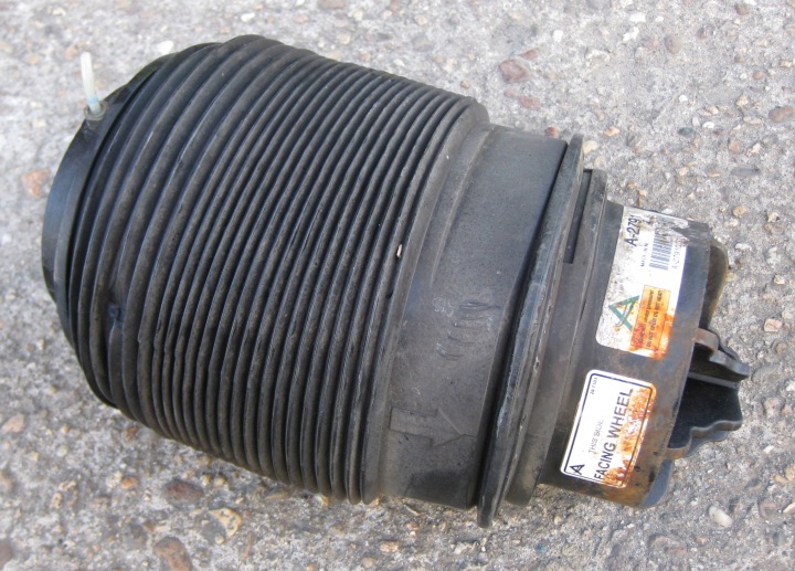 MERCEDES W212 LIFT E KLASA 13R silent block MIECH rear part A2791