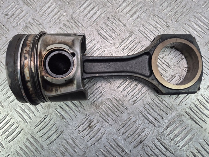 kolbe mit pleuelstange pleuel Mercedes C180 CDI W204 OM651913 A6510300017
