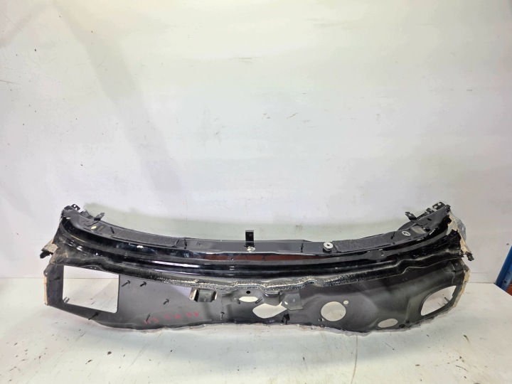 SCIANA GRODZIOWA AUDI A4 B9 A5 8F EUROPA 8W1806243A
