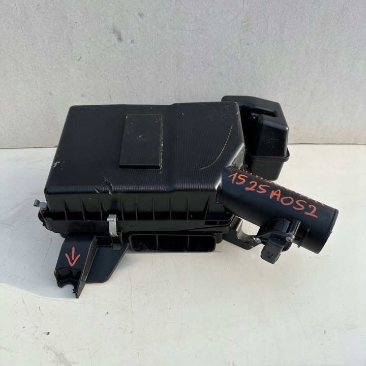 cover of a filter, air MITSUBISHI OUTLANDER III 1525A052