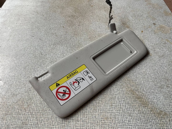 Pare soleil Couverture tablier moteur PRZECIWSLONECZNA Droit VW TROC LIFT R LINE 5G0857552DS !J