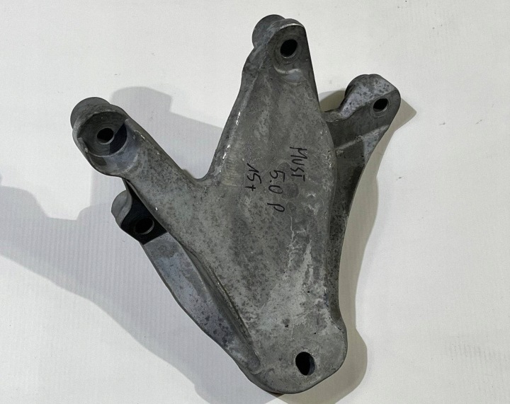 tartó jobb tartó jobb motor Ford Mustang VI GT 5.0 v8 2015