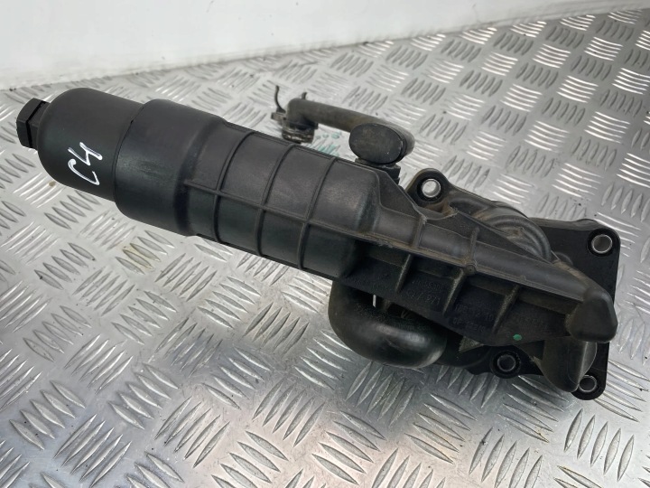 Mercedes-Benz E C207 W207 Obudowy of filters oil A2711801210