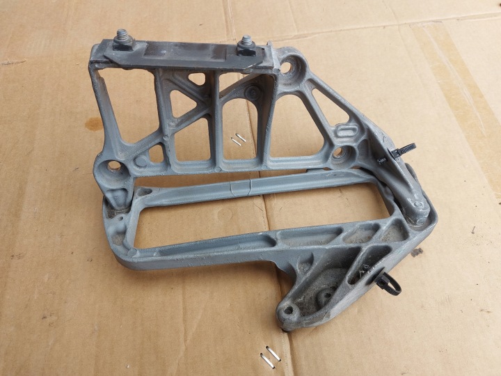 Stütze Scharnier der Kühlergrill ASTON MARTIN VANTAGE 16r 6G33-16798-BA 6G33-5340-BA