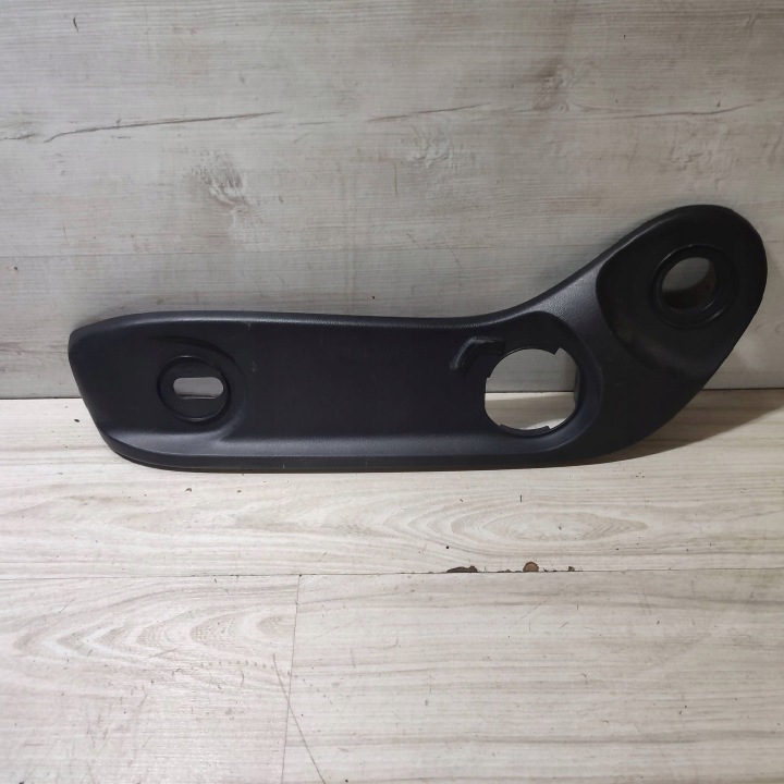 kunststofftteil SITZ vorne Seite links Mercedes-Benz A W177 A1779191500
