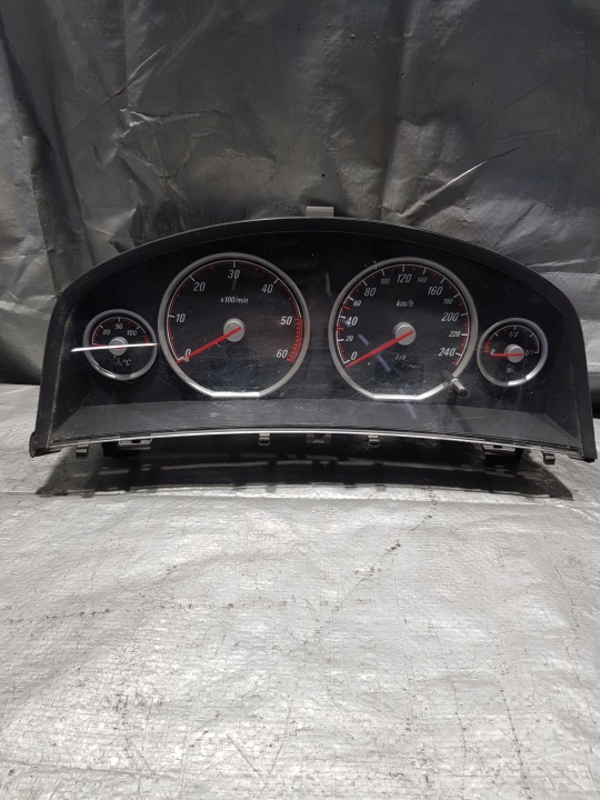 Opel Vectra C Instruments tachymètre compte tours 13186674CU