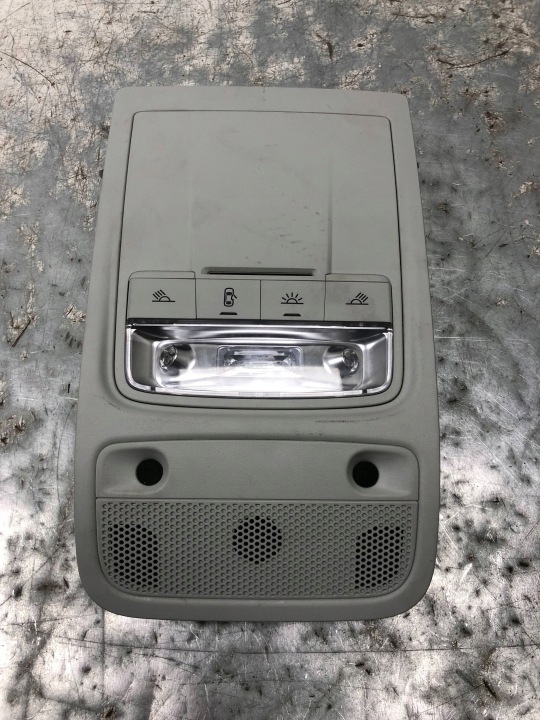 AUDI Q3 8U Feux phare Ciel de toit OSWIETLENIE Cabine 8X0947135AG