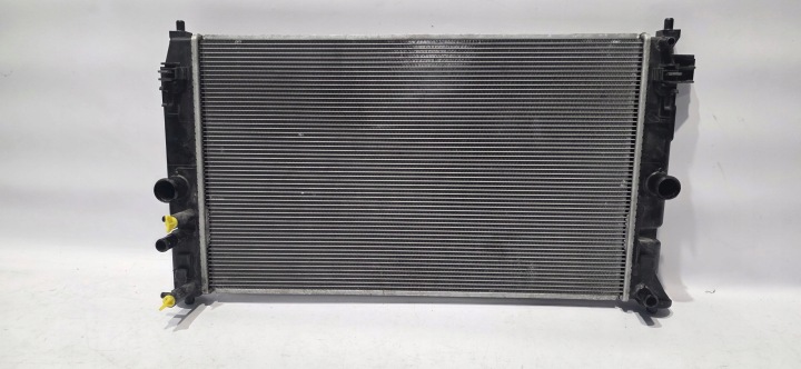 Radiatore motore usato TOYOTA YARIS CROSS 20- Originale MF422136-7670