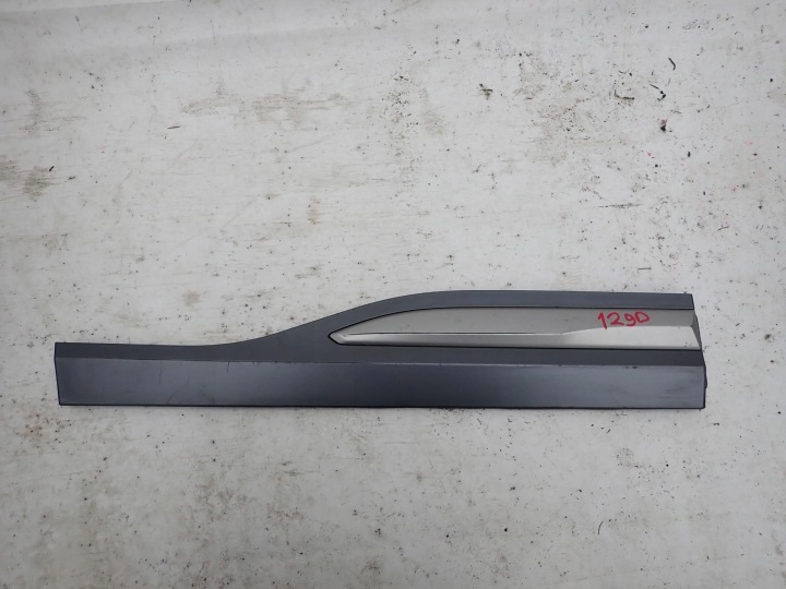 HYUNDAI KONA and 1 17-23 cap moulding door right rear part