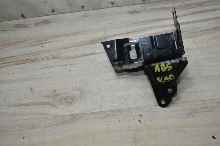 Support plaque pompy ABS 1.6 DCI Renault Kadjar