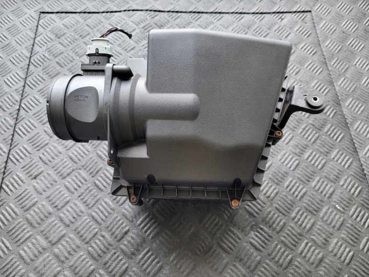 cover of a filter, air flow meter JAGUAR F-PACE X761 2.0 D