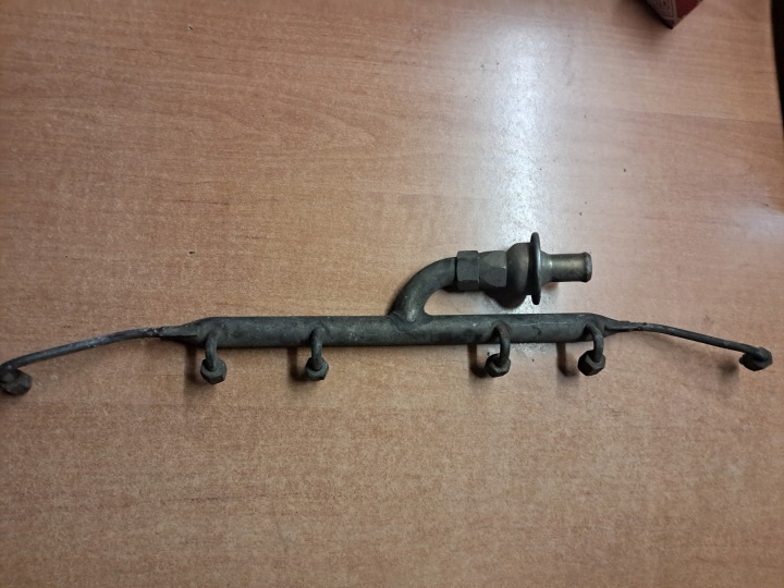 Leiste Schutzleiste fuel CADILLAC LATA 60/70 5354987