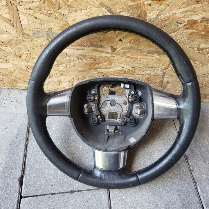 FORD FOCUS MK2 04-11r KOMBI HB lenkrad SKORZANA