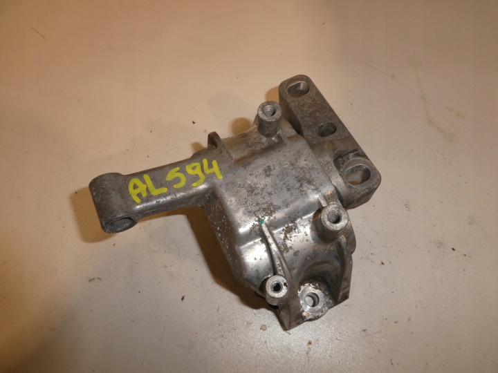 VW AUDI SKODA 2.0 TDI supporti motore usato 5N0199262L