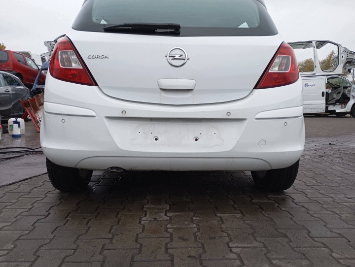 OPEL CORSA D S07 L08 nárazník zadok zadný biely Z474 5D 5-dvere PDC 4xPDC