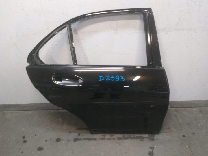 DVERE ZADOK PRAVÉ MERCEDES C KLASA W204 SEDAN