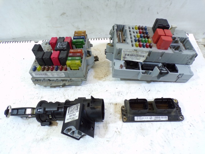 ZESTAW STARTOWY LANCIA YPSILON 2 II 1.2 IAW 5AF.N8