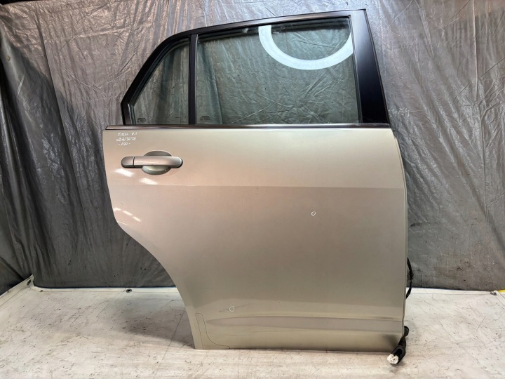 Portière Droite Arrière Nissan Tiida et 1 Berline k: K32
