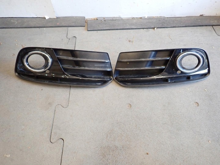 grid of a bumper right left AUDI Q5 LIFT 2012- 8R0807682J 8R0807681M
